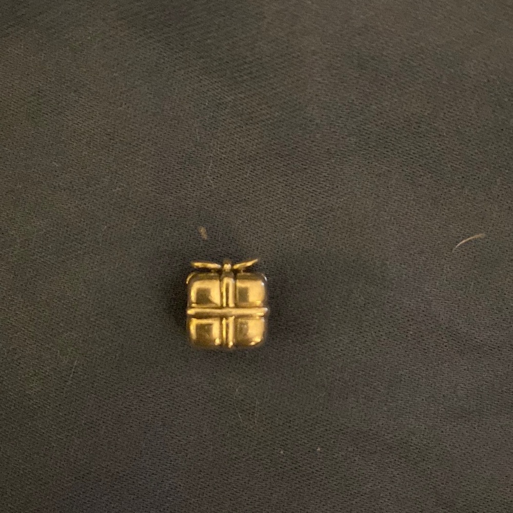 Pandora gift bead